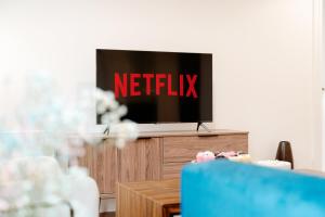 Parking Spacious City Pad WiFi Family Contractors