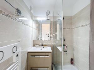 Appartement T2 pour 4 personnes vue mer à 50m de la plage de Pramousquier