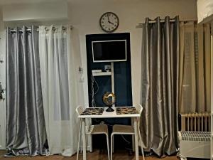 Petit studio proche de la defense - 3-star hotels in Puteaux