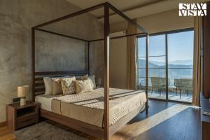 StayVista at Dos - The Himalayan Den with Jacuzzi