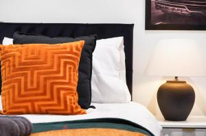 30 percent off! Exquisite Georgian Apartment with Parking