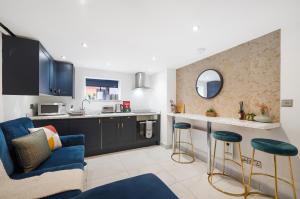 30 percent off! Exquisite Georgian Apartment with Parking