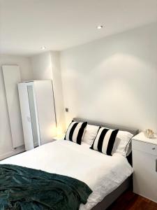 City Centre 2 Bed Oasis Free Parking