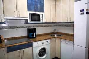 Apartamento con piscina de junio a septiembre y a 100 m de la playa