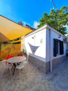 Orange house- Ciraccio Beach