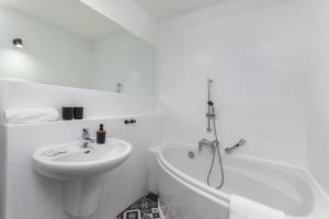 Szaserów 47-49 by Homeprime