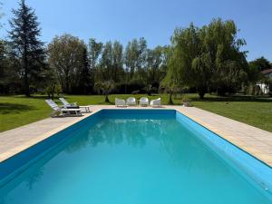 Chalets Escapade Romantique en Chalet Nature, Calme et Douceur au Bord de Marne : photos des chambres