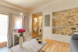 Appartements Mairie - LB - Lyon 2 - Romantic ambience with whirlpool baths : photos des chambres