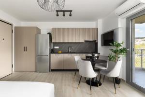 Babylon Luxury Suites No2 by BiNoBi!