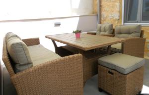 Filoxenia Private 2BR Stone House Patio & Parking