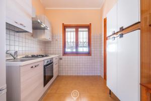 Enchanting Seaview Getaway img14