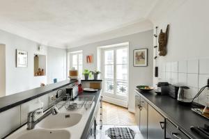 Chic Retreat, Central Marais