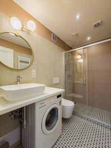 Under the Bells of Týn Church