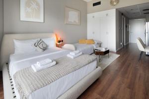 Studio Aura at Dubai Sports City