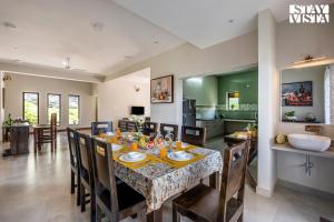 StayVista at Villa Aruvi with Bonfire, Lawn