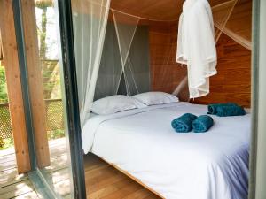 Cabane perchée - lac privé, spa & nature