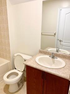 Private Bright Coach House - Near Pearson Airport & Downtown Toronto