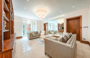 250 SqM MEGA MANSION - 5hvězdičkové hotely ve městě Londýn
