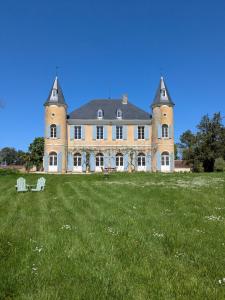 B&B / Chambres d'hotes Chateau de Pomiro chambres d-hotes et gite : photos des chambres