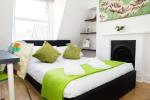 5bed house town centre location up to 10 guests