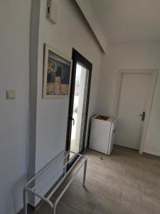 3rd floor apartment in town with sea view