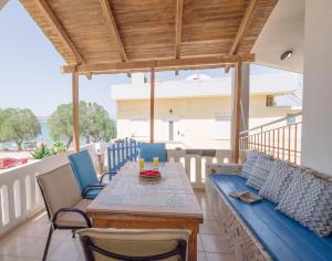 ARETOUSA Seafront House