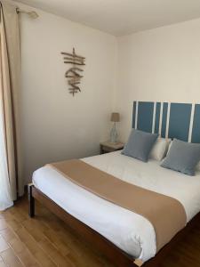 LOGIS HOTELS - Hotel et Restaurant L'Oceana : photos des chambres
