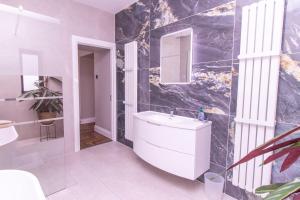 Eden House and Pet Farm