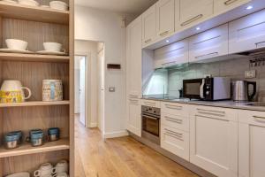 Gramsci Apartment by Mamo Florence