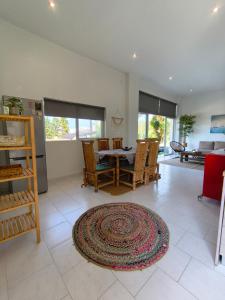 Spacious Beach House Theologos
