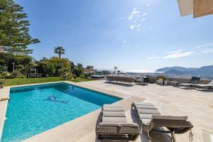 Villas REF 2165- Mandelieu La Napoule- Sea view Villa for rent : photos des chambres