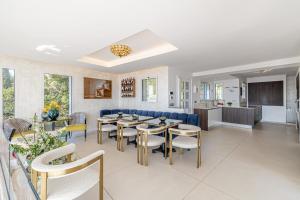Villas REF 2165- Mandelieu La Napoule- Sea view Villa for rent : photos des chambres