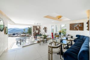 Villas REF 2165- Mandelieu La Napoule- Sea view Villa for rent : photos des chambres