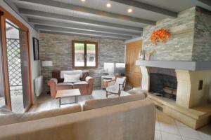 Le petit belvédère chalet avec piscine & vue lac