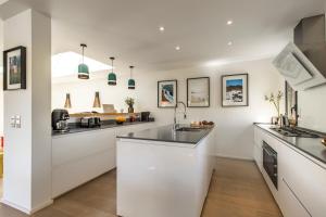 Amore - High standing contemporay villa