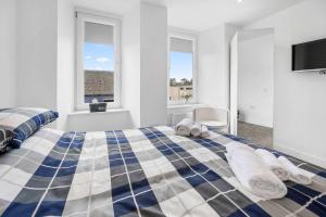 Modern & Central 1BR Flat with Sky TV