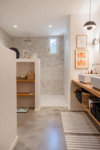 Villa dArtiste en pleine pinède à 10 min dAix