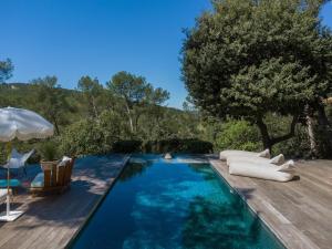 Villa dArtiste en pleine pinède à 10 min dAix