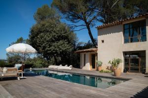 Villas Villa d-Artiste en pleine pinede a 10 min d-Aix : photos des chambres