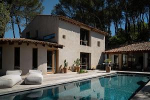 Villas Villa d-Artiste en pleine pinede a 10 min d-Aix : photos des chambres