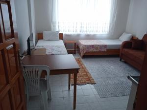 Şahin Apart