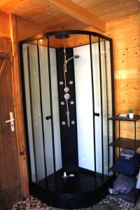 Chalet 1 en bois avec accès piscine