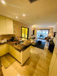 GRAY D ALBION Residence