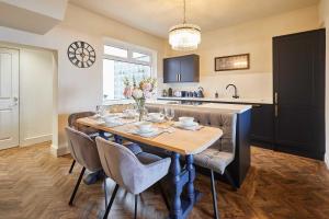 Host & Stay - Twelve On The Terrace