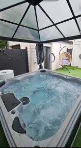 hébergement privée Jaccuzzi en supplément