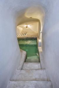 Gilberts Cave with cave jacuzzi