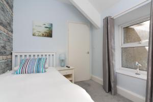 Cosy seaside cottage