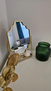 Rose-modern, central, quiet, Heroes Square