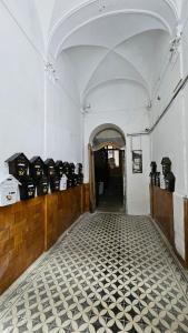 Rose-modern, central, quiet, Heroes Square