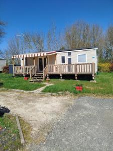 Campings MHVACANCES LOUENT PLUSIEURS MOBILHOMES DANS CAMPING 4 ETOILES PROCHE CHATEAUX et ZOO BEAUVAL : photos des chambres